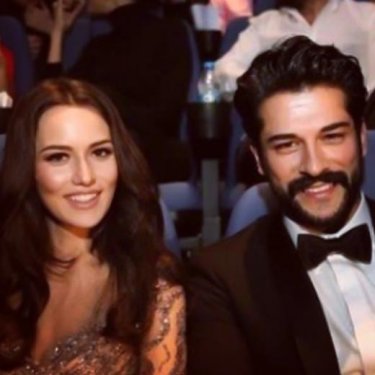 Fahriye ile Burak galaya el ele geldi