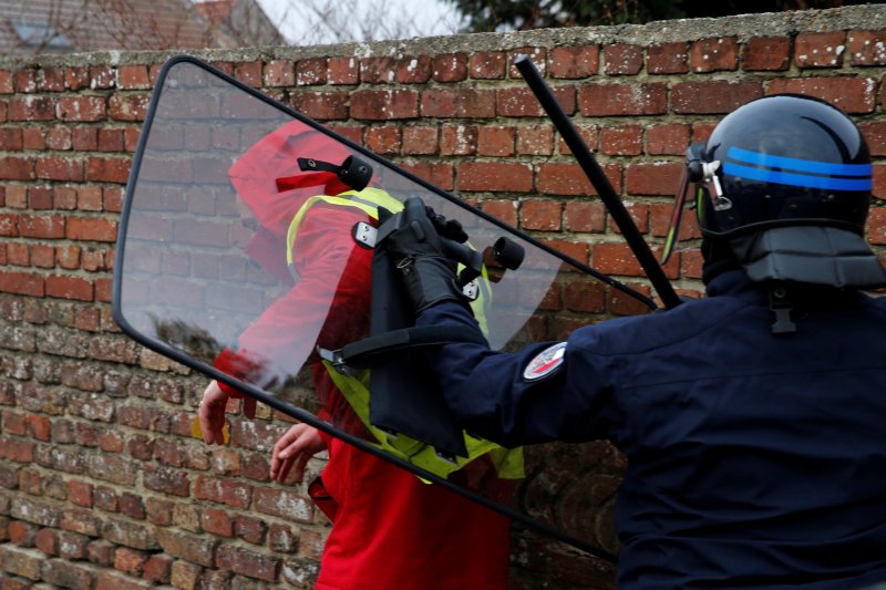 Fransa’da Sarı Yelekliler 5. kez sokağa çıktı