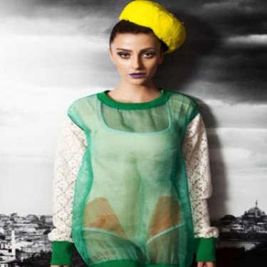 Hacı Sabancı'dan Özge Ulusoy'a Venedik sürprizi