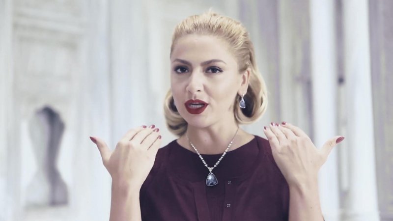 Hadise InStyle dergisinin Kasım sayısı için poz verdi 