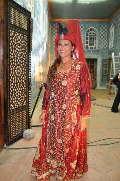 Hülya Avşar Safiye Sultan'ı oynayacak