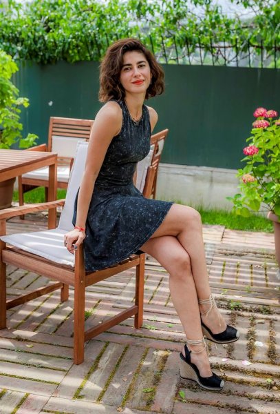 Nesrin Cavadzade: Sete taş gibi gidiyorum