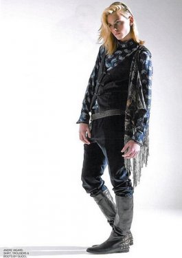 Kadın görünümlü erkek model Andrej Pejic podyuma çıktı