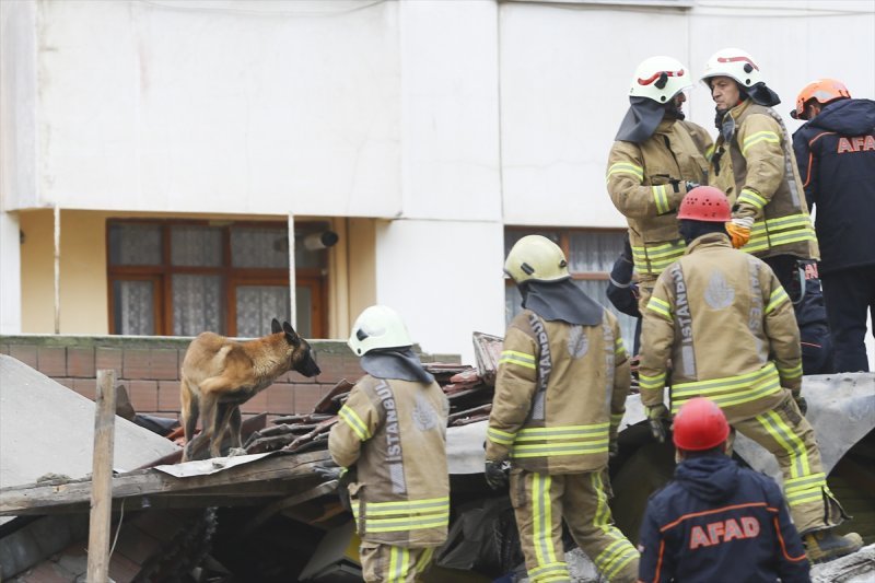 Kartal'da patlama sonrası 8 katlı bina çöktü