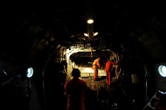 Kayıp AirAsia uçağının enkazı bulundu