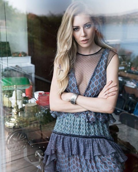 Kenan İmirzalıoğlu'dan eşi Sinem'e sürpriz parti