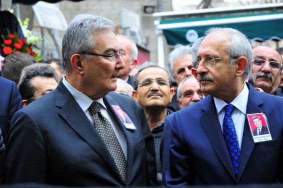 Kılıçdaroğlu ve Baykal cenaze töreninde buluştu