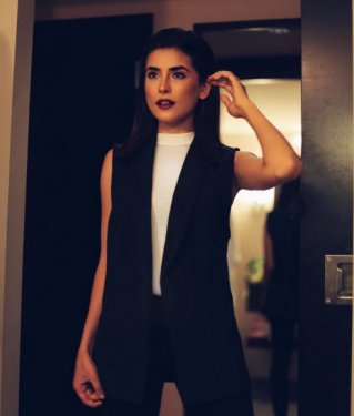 Kürt kızı Sazan Barzani