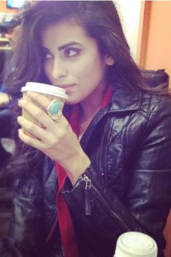 Kürt kızı Sazan Barzani