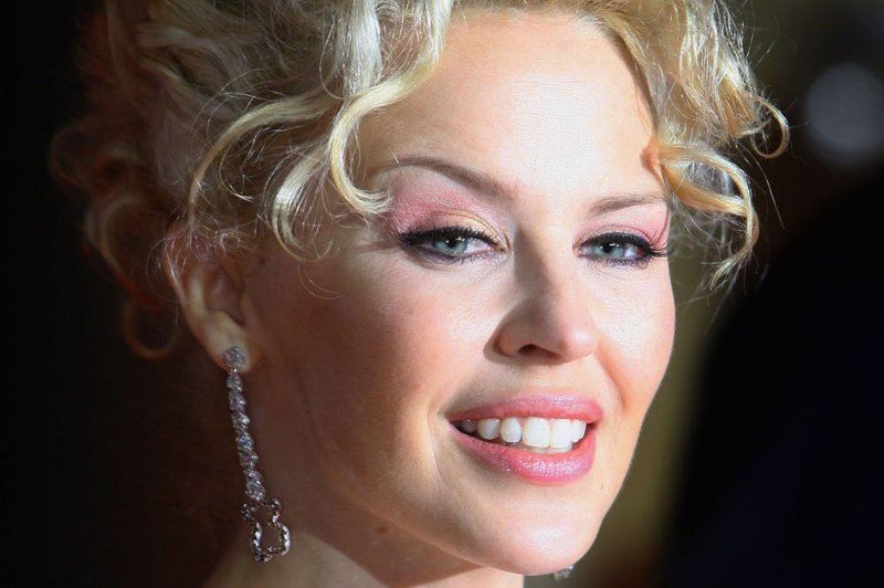 Kylie Minogue muhteşem fiziği ile herkesi şaşırttı