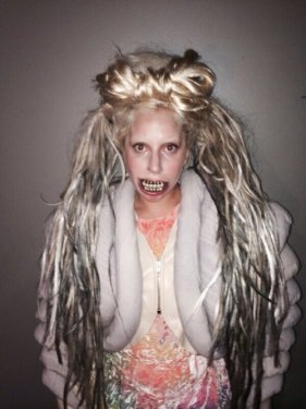 Lady Gaga hamama gitmek istiyor