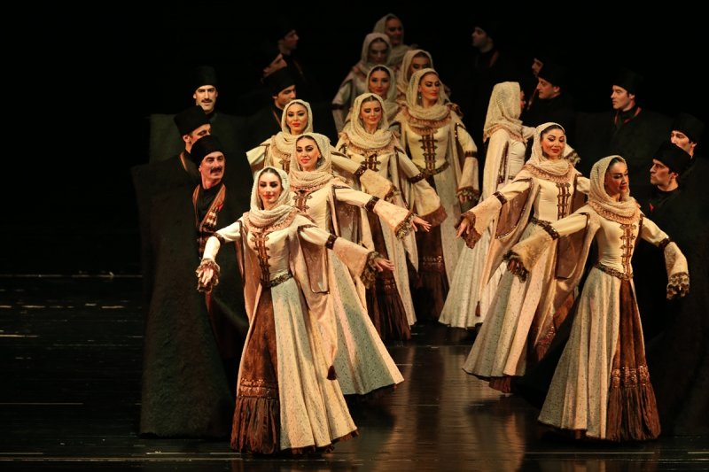 Lezginka Bursalıları coşturdu