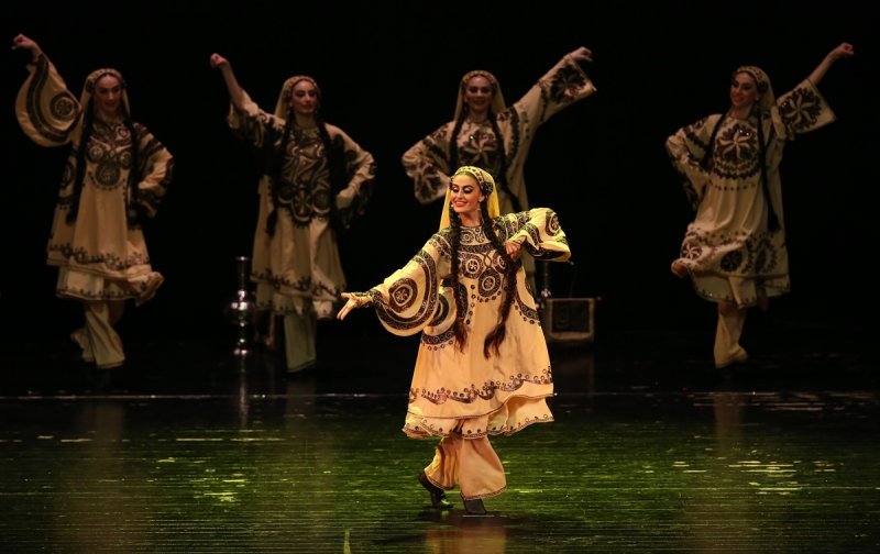 Lezginka Bursalıları coşturdu