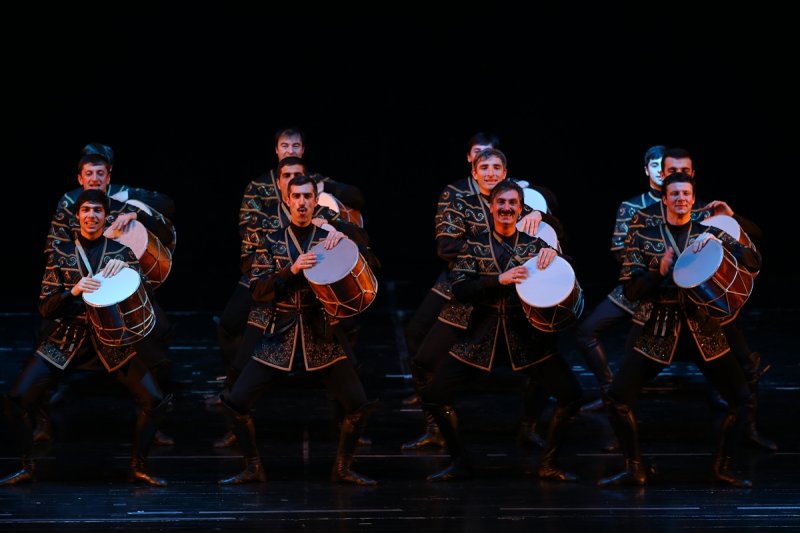 Lezginka Bursalıları coşturdu