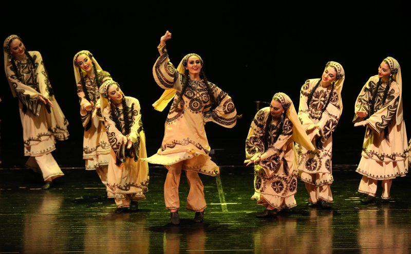 Lezginka Bursalıları coşturdu