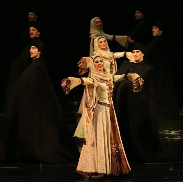 Lezginka Bursalıları coşturdu