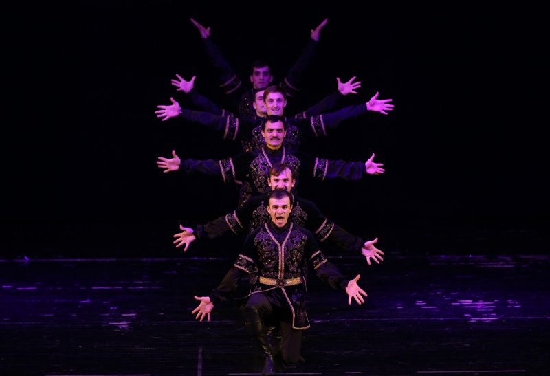 Lezginka Bursalıları coşturdu