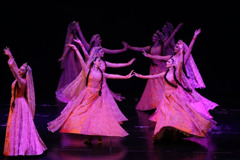 Lezginka Bursalıları coşturdu