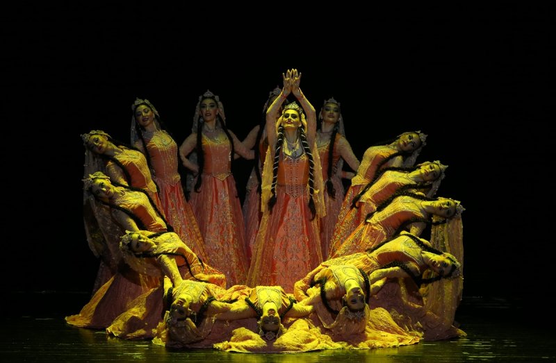 Lezginka Bursalıları coşturdu