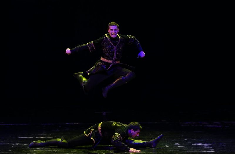 Lezginka Bursalıları coşturdu