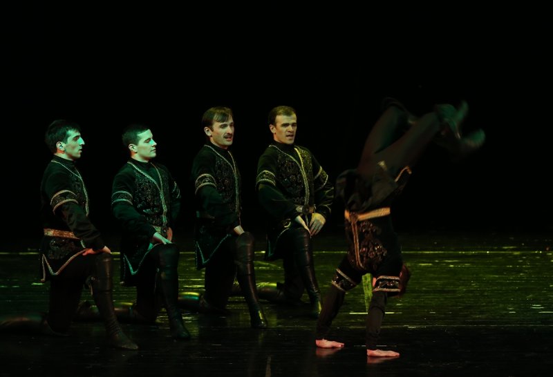 Lezginka Bursalıları coşturdu