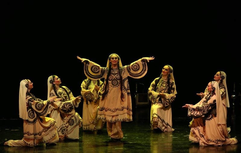 Lezginka Bursalıları coşturdu