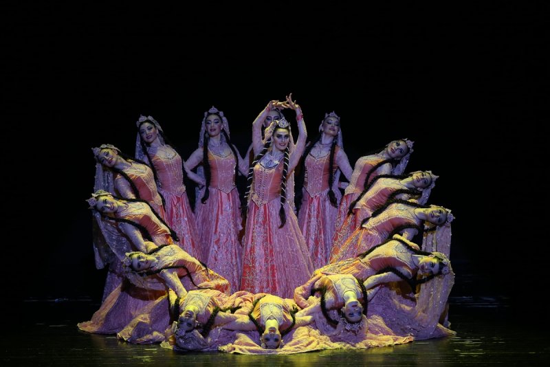 Lezginka Bursalıları coşturdu