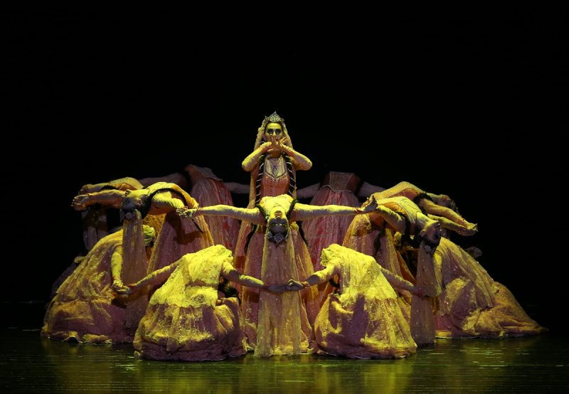 Lezginka Bursalıları coşturdu