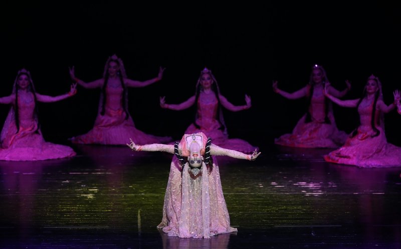 Lezginka Bursalıları coşturdu