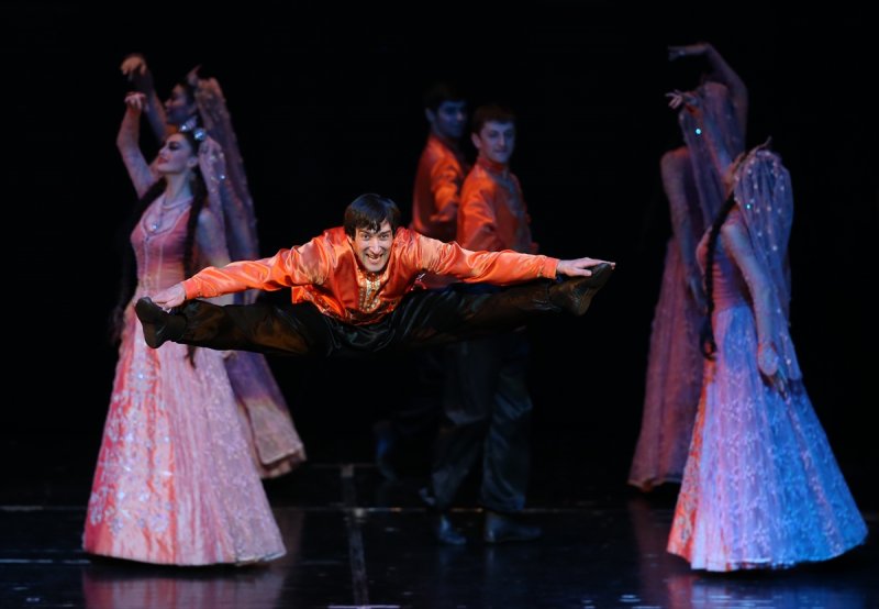 Lezginka Bursalıları coşturdu