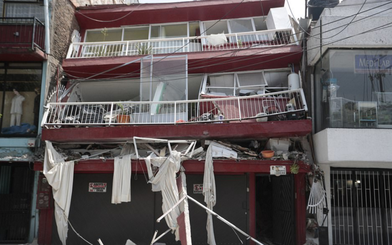 Meksika'daki depremden kareler