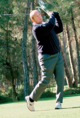 Mustafa Vehbi Koç kimdir?