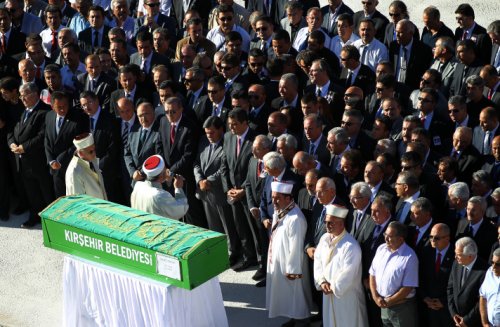 Neşet Ertaş son yolculuğuna uğurlandı