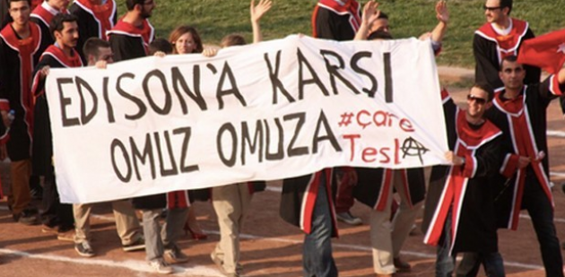 ODTÜ mezuniyet töreninden kötü espirili pankartlar