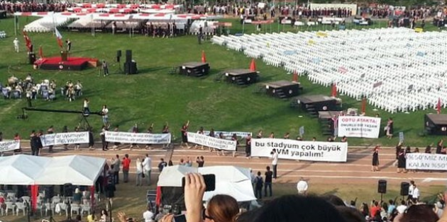 ODTÜ mezuniyet töreninden kötü espirili pankartlar