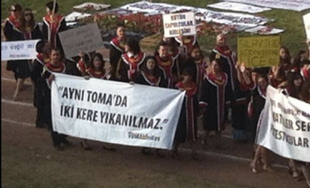 ODTÜ mezuniyet töreninden kötü espirili pankartlar