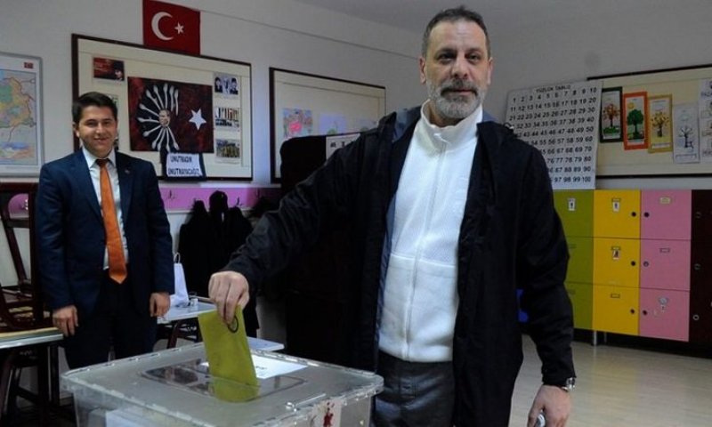 Oy kullanan ünlüler