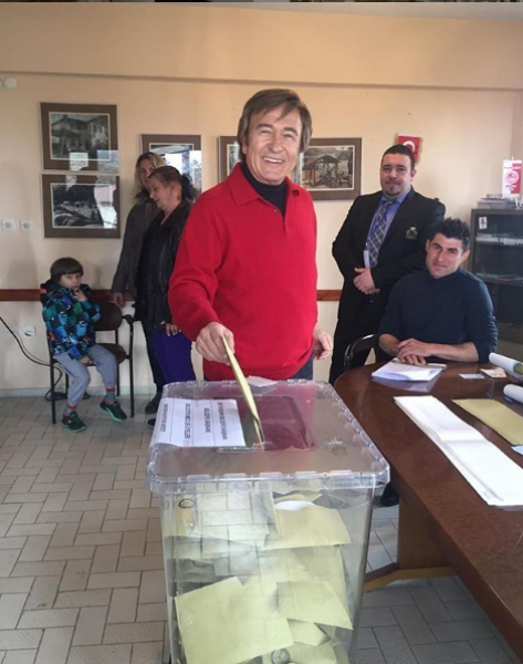 Oy kullanan ünlüler