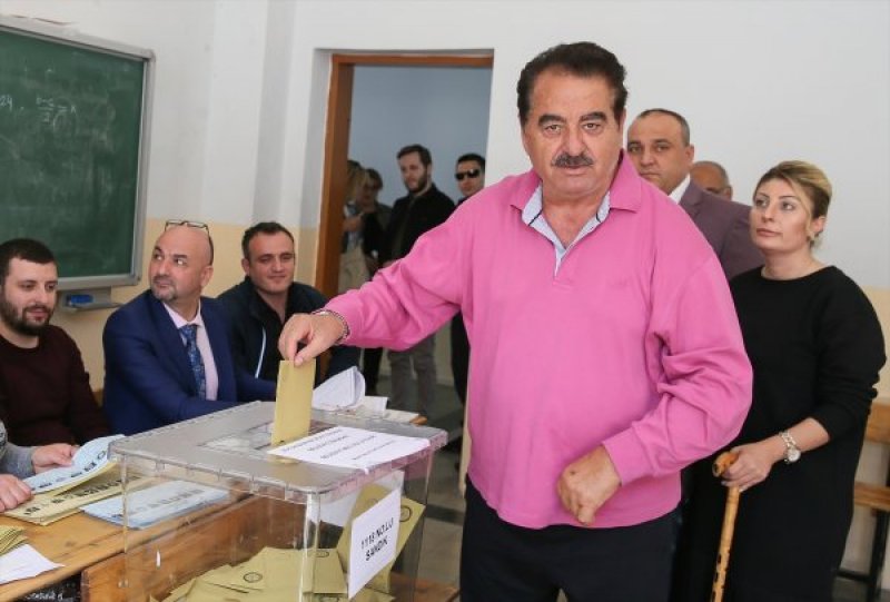 Oy kullanan ünlüler