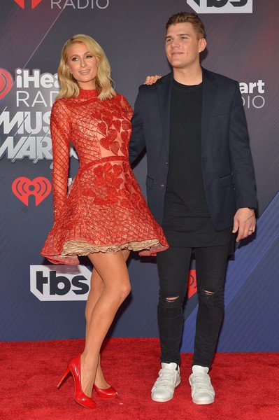 Paris Hilton nişanlısından ayrıldı 