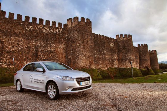 Peugeot 301'in yakıt tüketimi test edildi