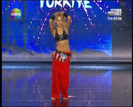 Yetenek Sizsiniz Shakira dansı