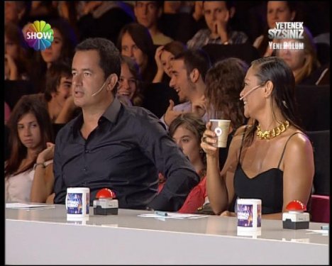 Yetenek Sizsiniz Shakira dansı