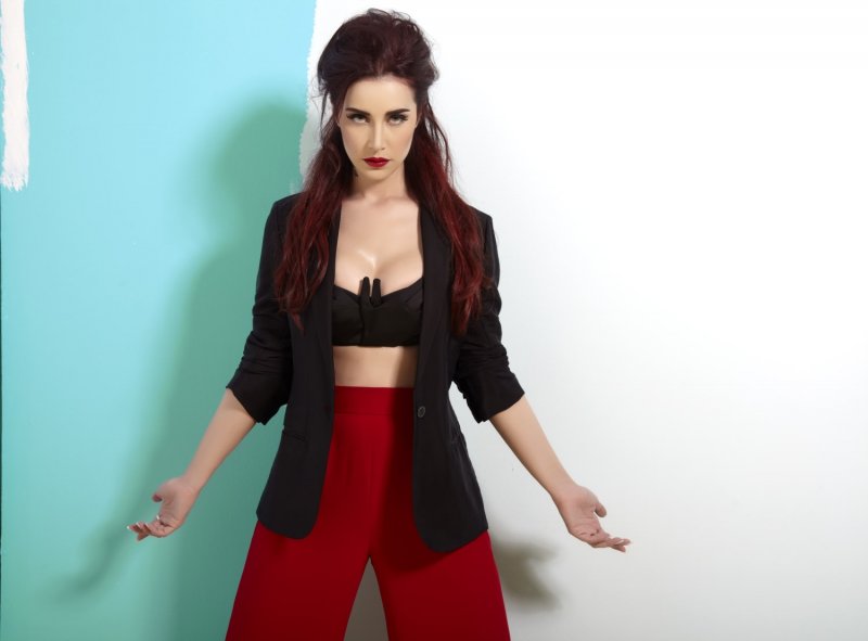 Sıla mankenlere taş çıkardı