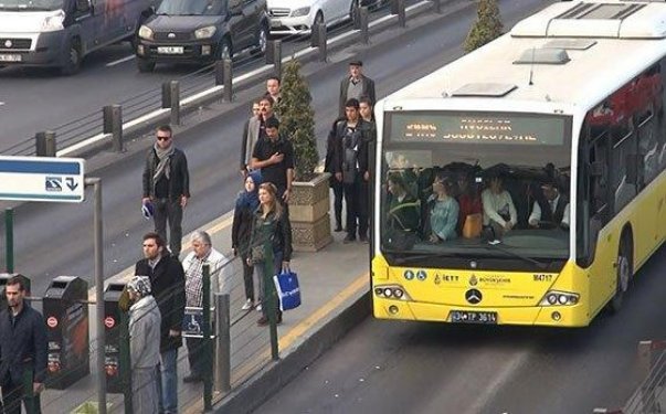 Saat 9'u 5 geçe Türkiye'de hayat durdu