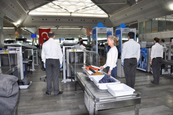 Saat 9'u 5 geçe Türkiye'de hayat durdu