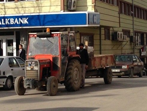 Saat 9'u 5 geçe Türkiye'de hayat durdu