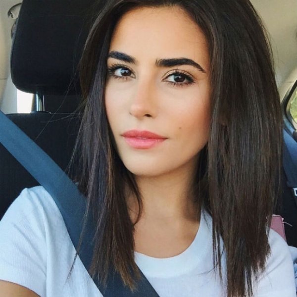 Kürt kızı Sazan Barzani