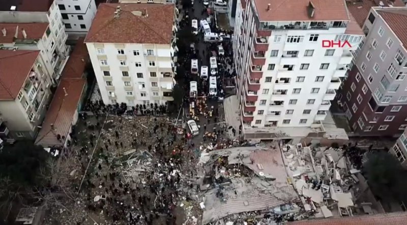 Kartal'da patlama sonrası 8 katlı bina çöktü