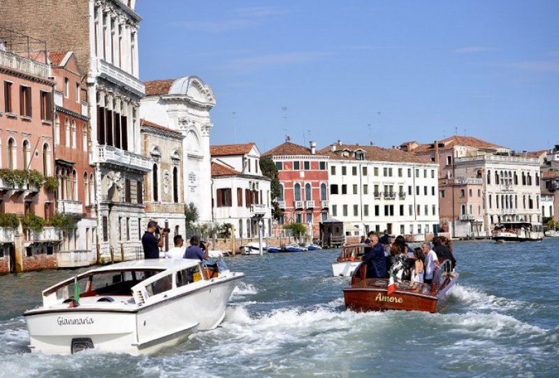 3 gün önce başlayan düğüne Hollywood akın etti